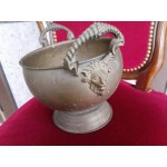 Медна патинирала кашпа от Франция с лъвски глави - 2850