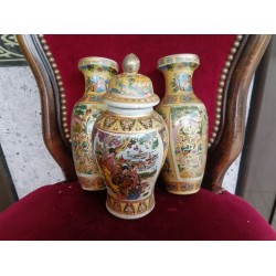 Малки китайски вази и такава с капак - 3022