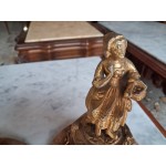 Момичета от месинг върху мрамор, като декорация - 7097