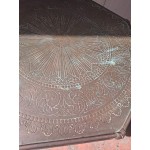 Топ, дъбова холна маса с плот с меден патинирал обков и декорации, много красива - 7111