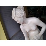 Средна гипсова фигура на Афродита, боя шаби шик - 5818