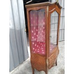 Букова витрина Франция с масивни месингови орнаменти - 5330