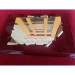 Плакет месинг в  3D и махагонова основа с текст на испански - 3457